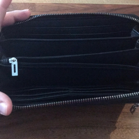 Guess wallet - Picture 2 of 8